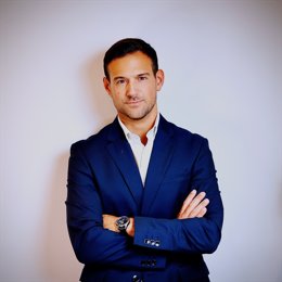 甲状腺外科成功实施高难度局部晚期甲状腺癌扩大根治手术