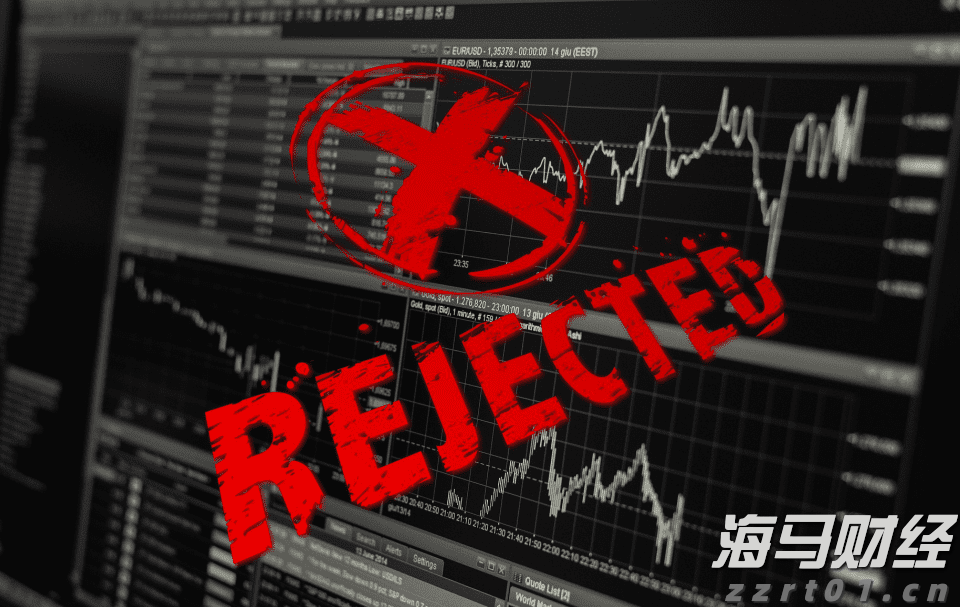 上海一空置店铺玻璃橱窗翻倒，致路人1死1伤！当地称正调查